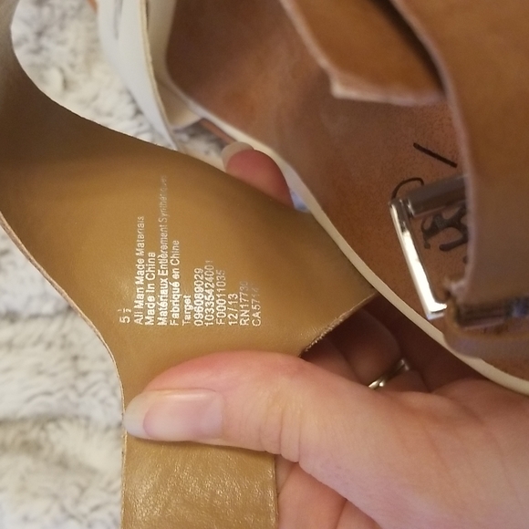 Mossimo Winter White & Camel Wedges - Picture 6 of 7